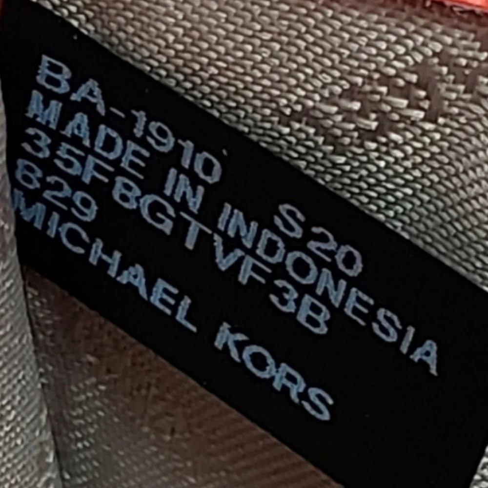 Michael Kors Jet Set Logo Large Trifold Wallet